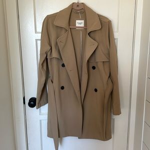 A&F trench coat M